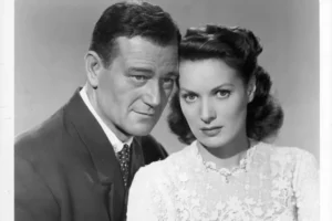 The-Quiet-Man-John-Wayne-and-Maureen-OHara-1536x1024-1.webp.webp