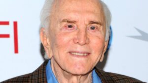 Kirk Douglas : I don’t want to get involved in