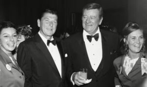 john-wayne-ronald-reagan-4581537.jpg